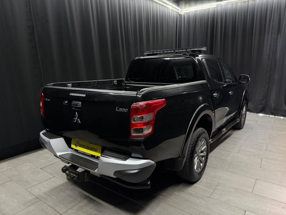 Mitsubishi L200 2,4 DI-D 181 Instyle Db.Kab aut. 4d