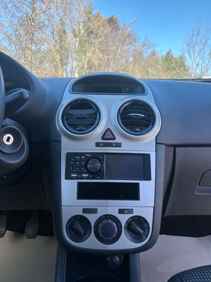 Opel Corsa 1,0 12V Enjoy 3d