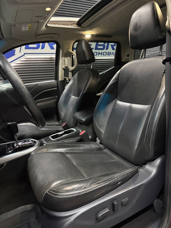 Nissan Navara 2,3 dCi 190 Db.Kab Tekna aut. 4d