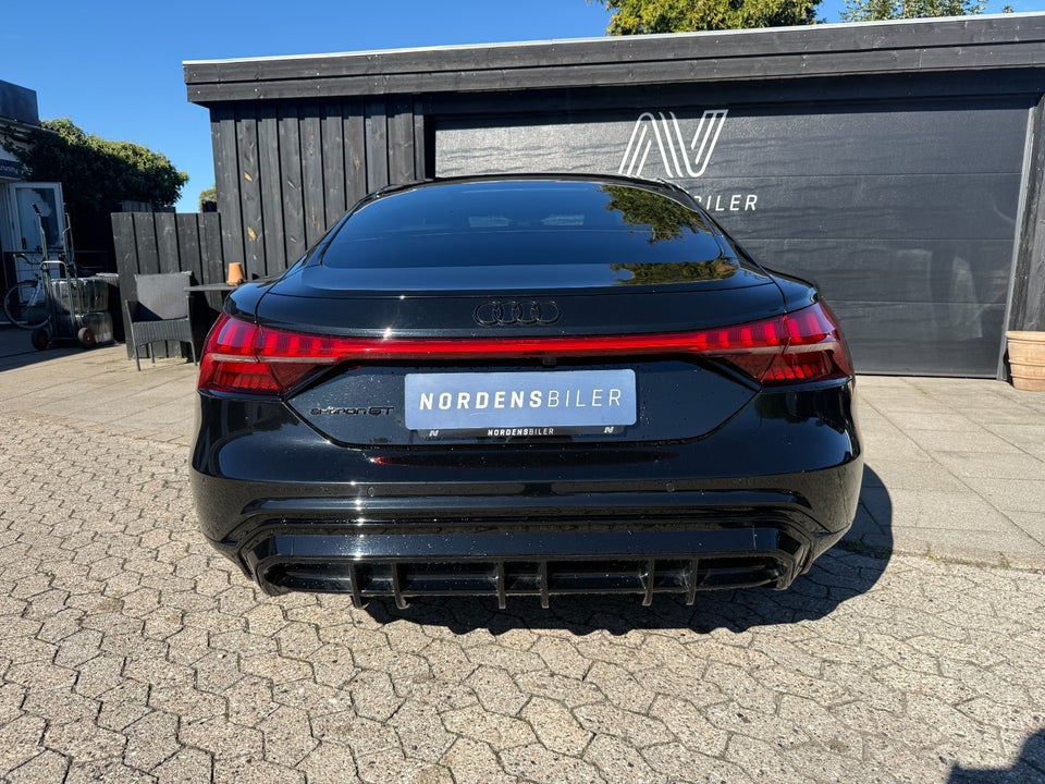 Audi e-tron GT quattro 4d