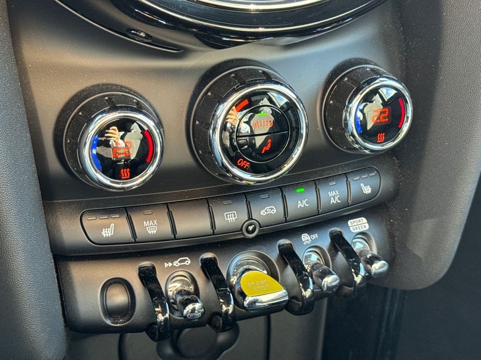 MINI Cooper SE Classic Trim 3d