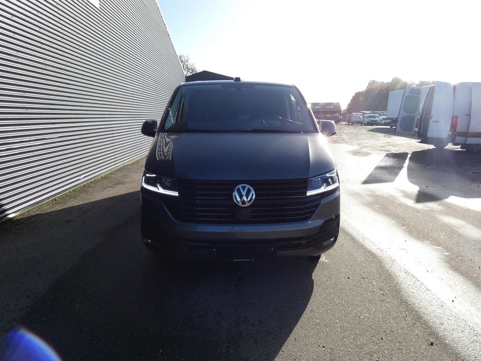 VW Transporter 2,0 TDi 150 Kassevogn DSG kort