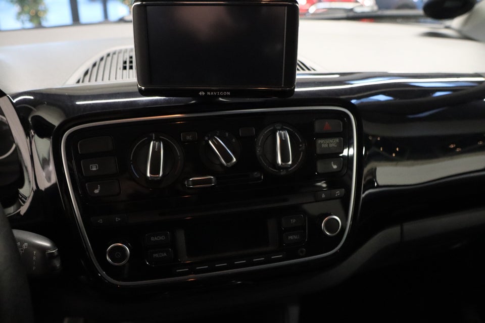 VW Up! 1,0 75 High Up! ASG 3d