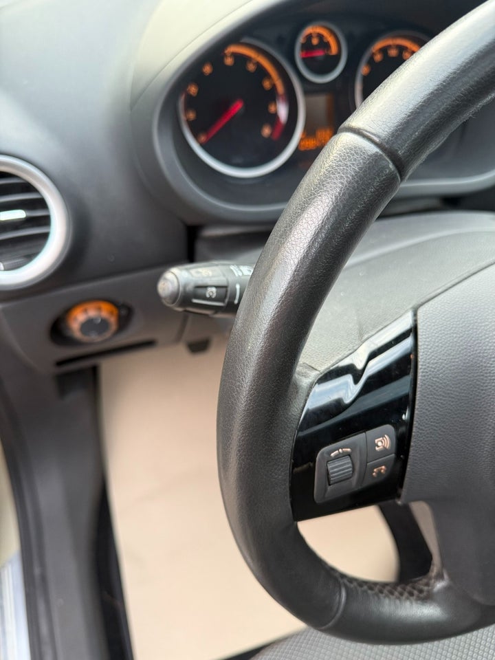 Opel Corsa 1,4 16V Sport 5d