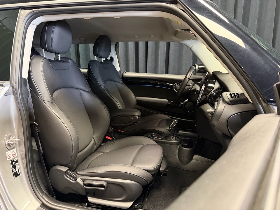 MINI Cooper SE Classic Trim 3d