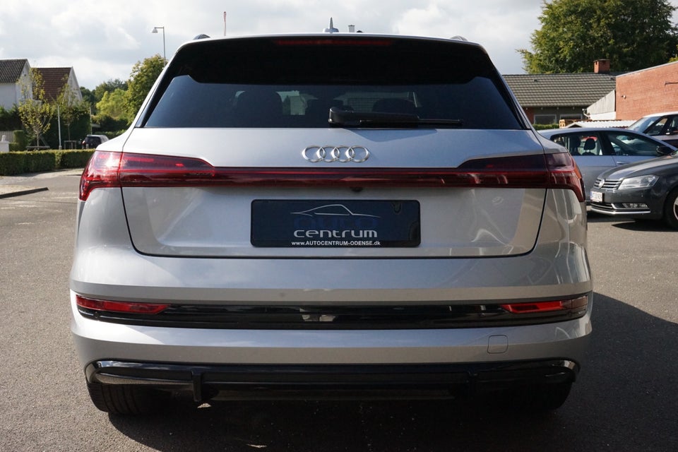 Audi e-tron 55 S-line quattro 5d