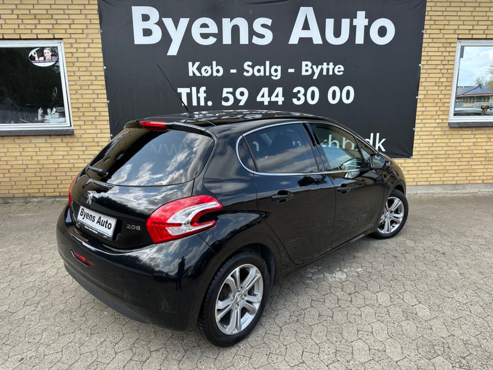 Peugeot 208 1,2 VTi Allure 5d