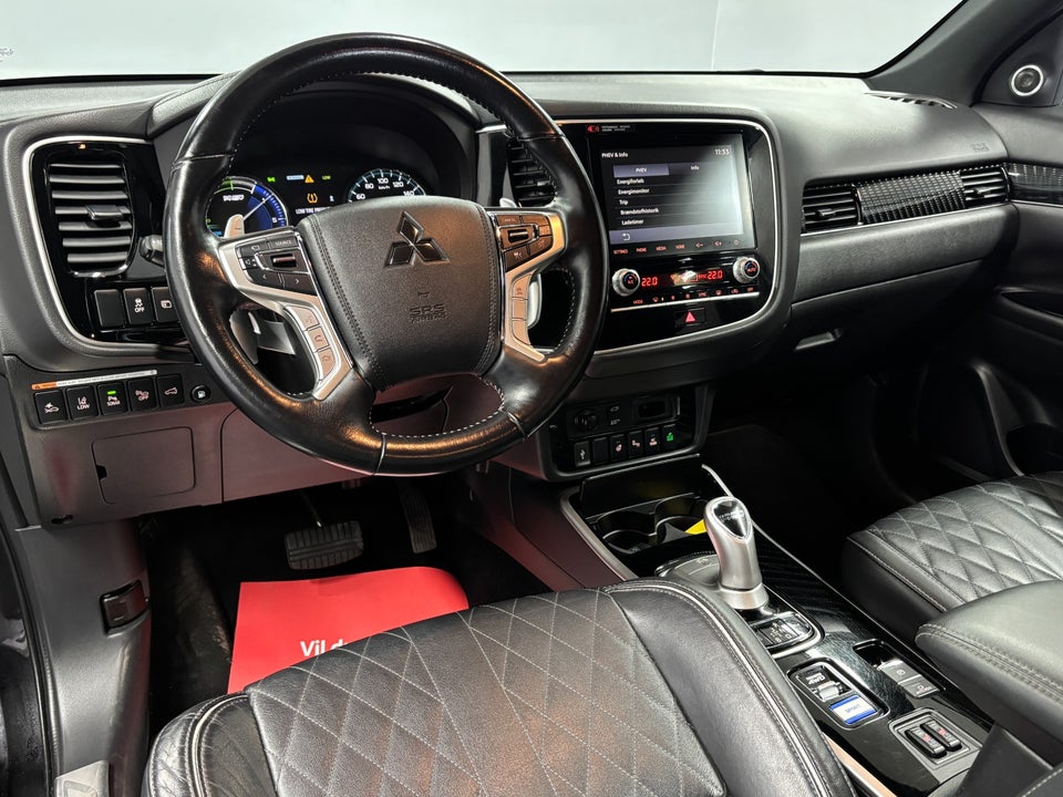 Mitsubishi Outlander 2,4 PHEV Instyle CVT 4WD 5d