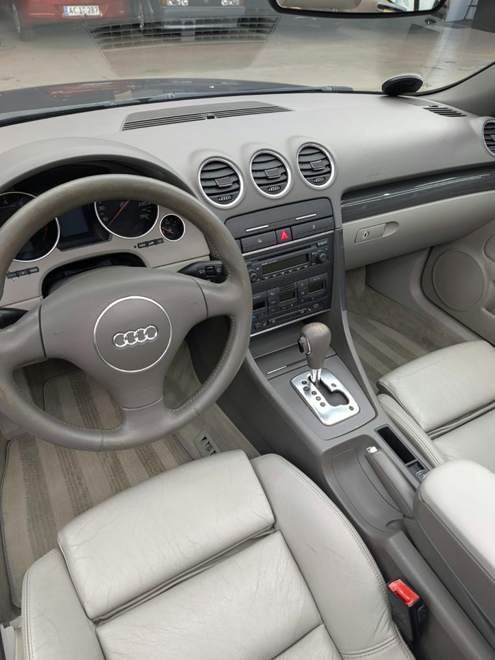 Audi A4 2,4 V6 Cabriolet Multitr. 2d