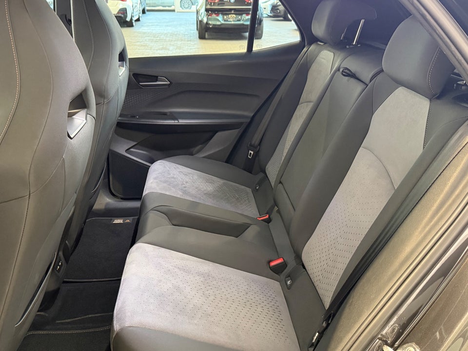 Cupra Born 77 e-Boost Dinamica Pack High 5d