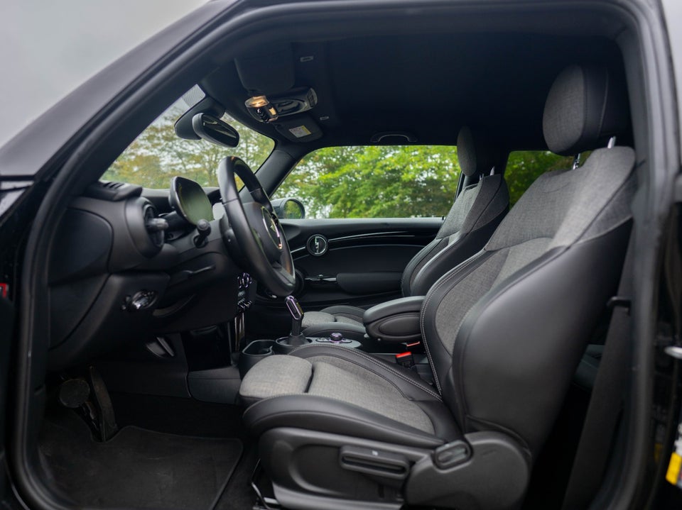 MINI Cooper SE Classic Trim 3d