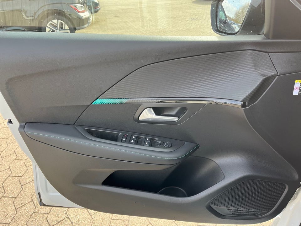 Peugeot e-208 50 Allure 5d