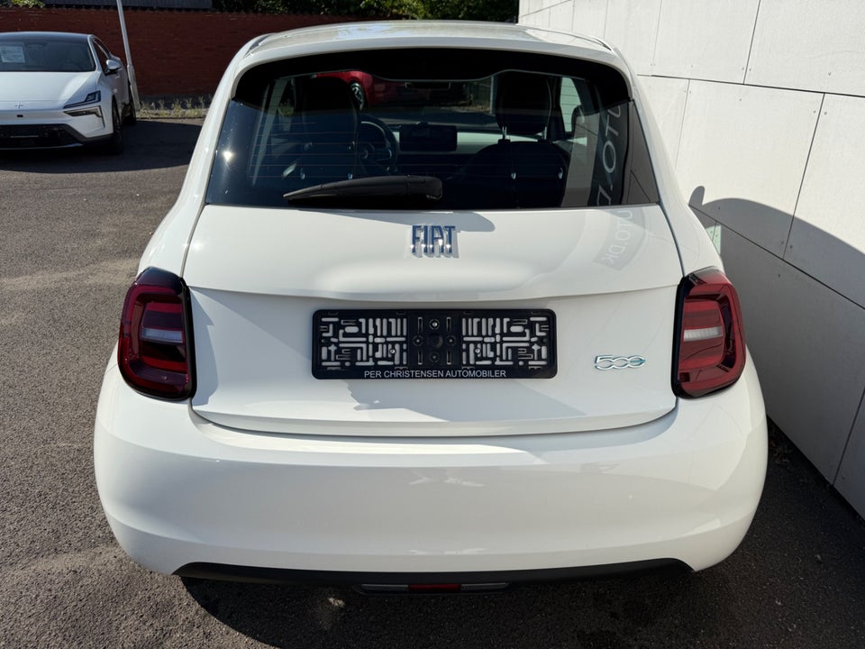 Fiat 500e 42 Icon 3d