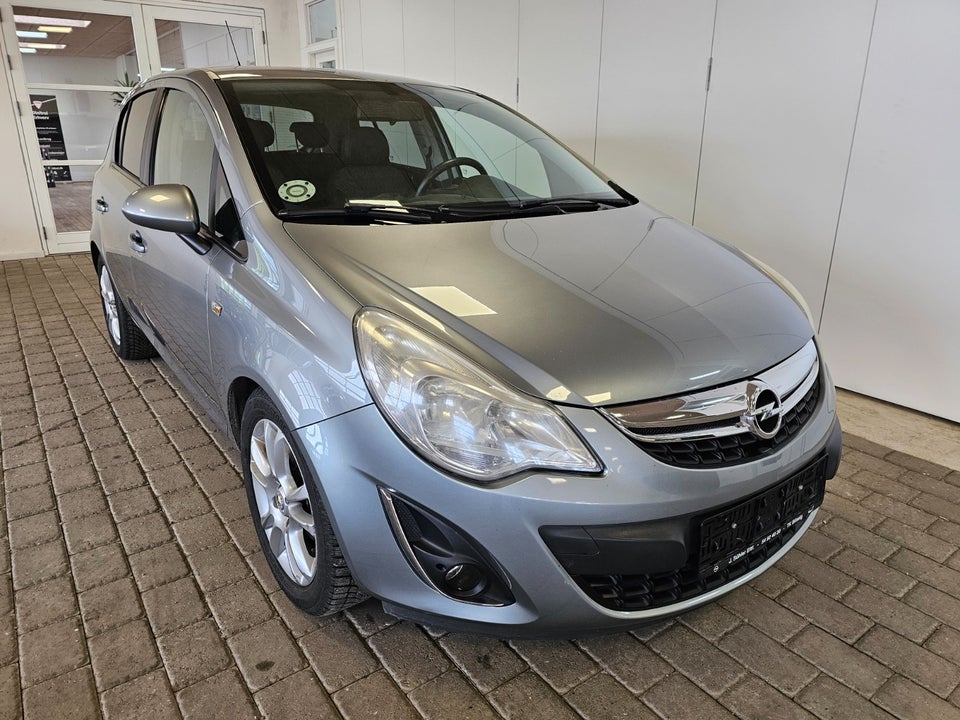 Opel Corsa 1,4 16V Cosmo 5d