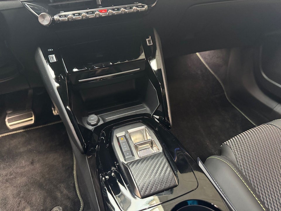 Peugeot e-2008 54 GT 5d