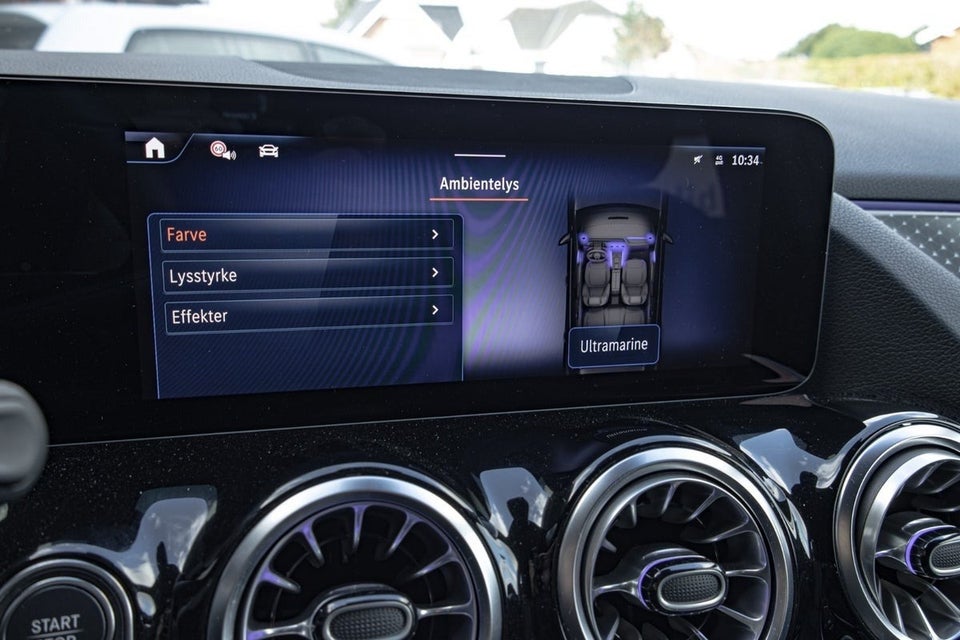 Mercedes EQA300 4Matic 5d