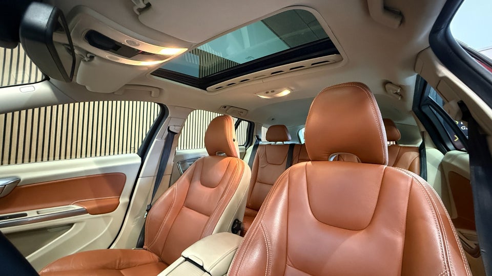 Volvo V60 2,4 D5 205 Summum aut. AWD 5d