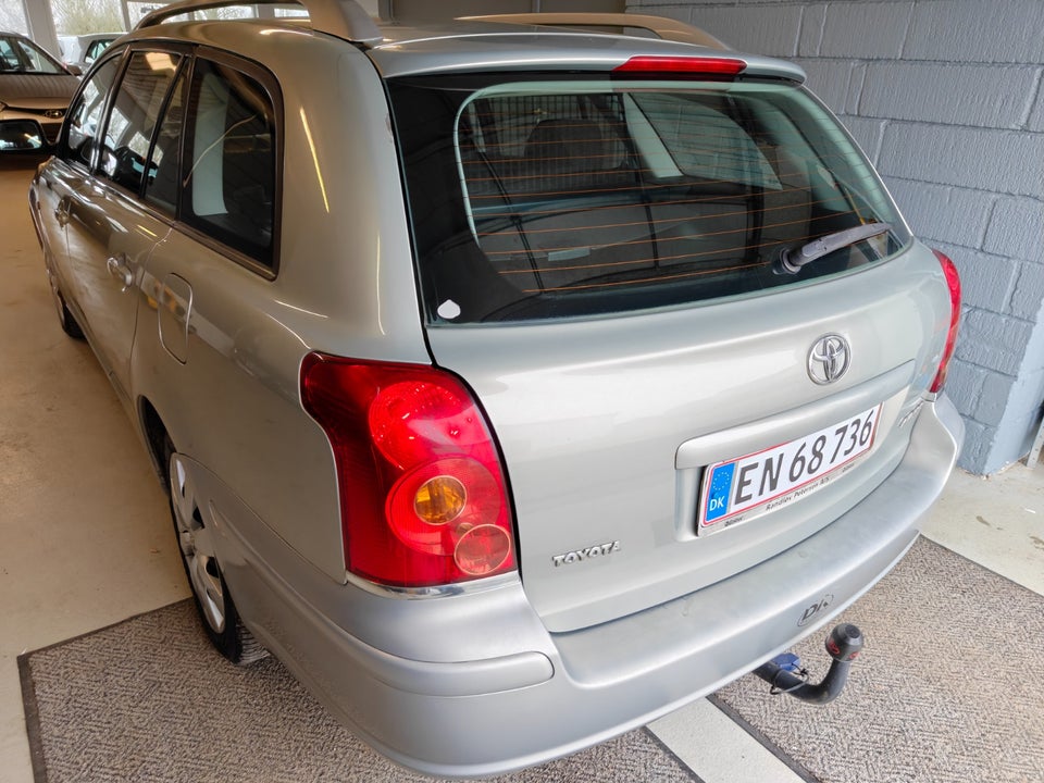 Toyota Avensis 1,8 VVT-i Sol stc. 5d