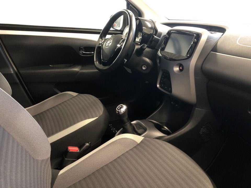 Toyota Aygo 1,0 VVT-i x-pression 5d