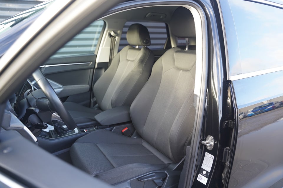 Audi Q3 45 TFSi e Attitude plus S-tr. 5d