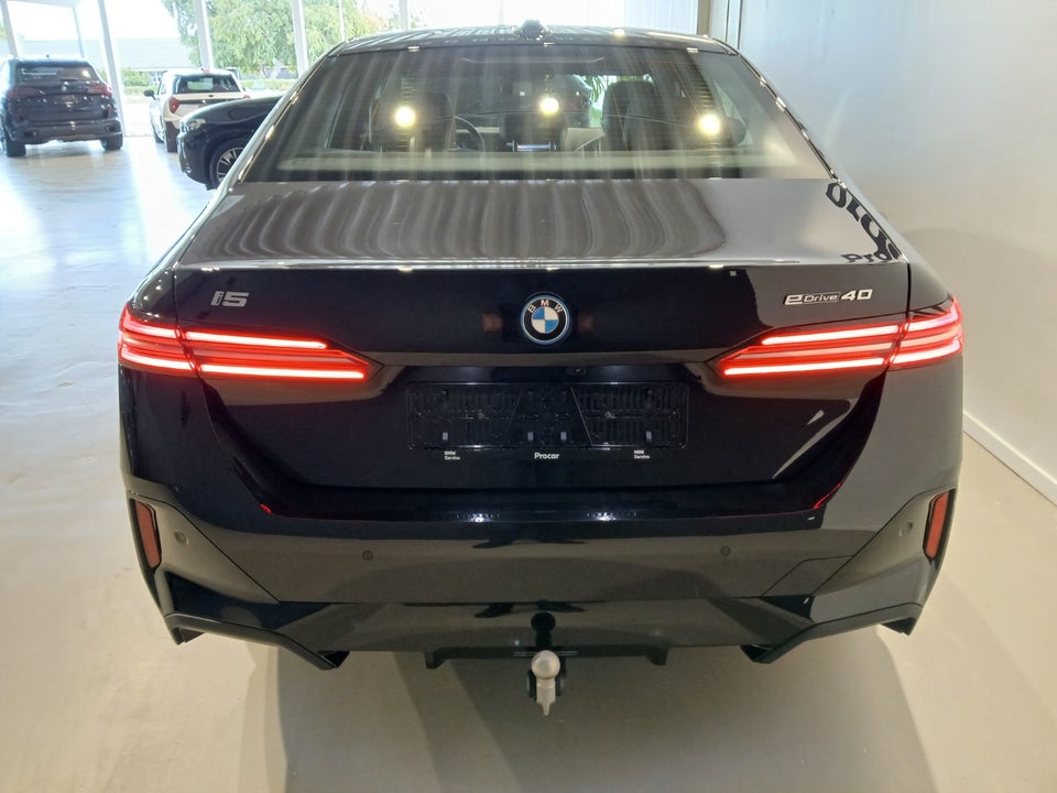 BMW i5 eDrive40 Fully Charged M-Sport 4d