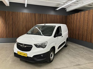 Opel Combo, modelår 2022, 77,000 km