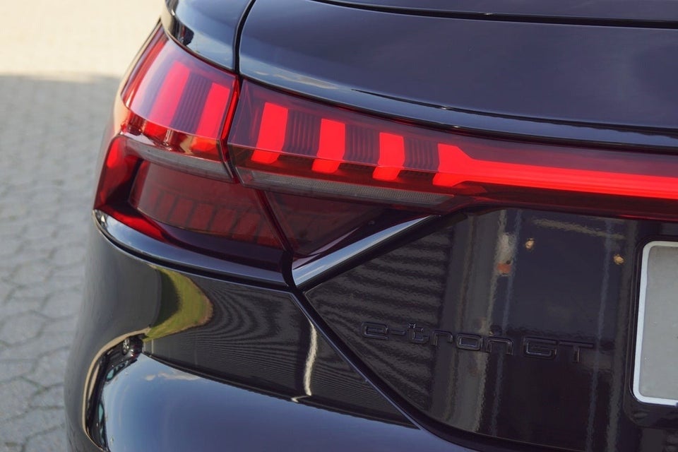 Audi e-tron GT quattro 4d