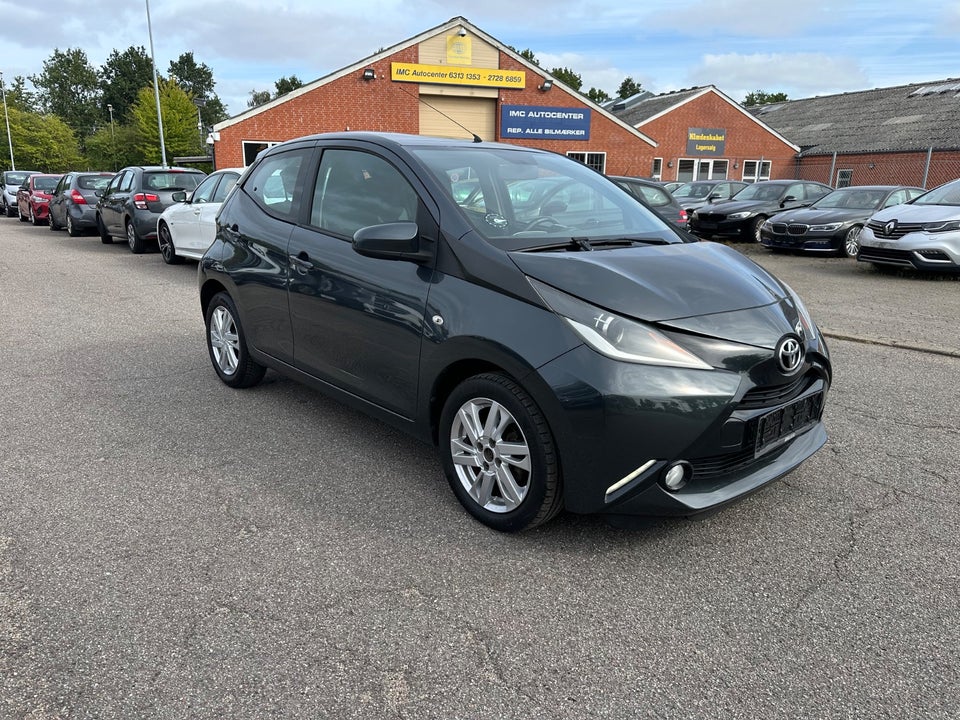 Toyota Aygo 1,0 VVT-i x-play 5d