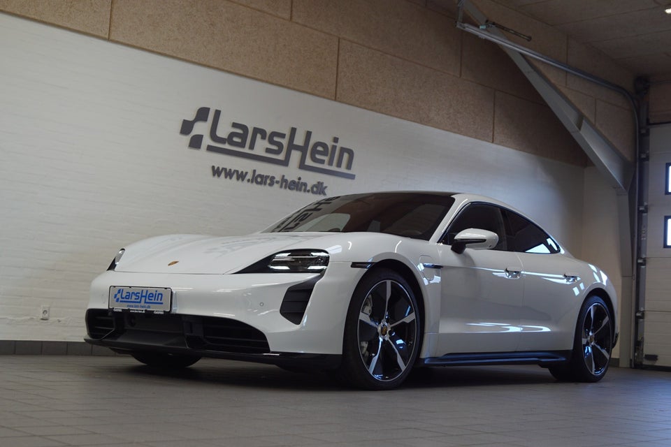Porsche Taycan Turbo Performance+  4d