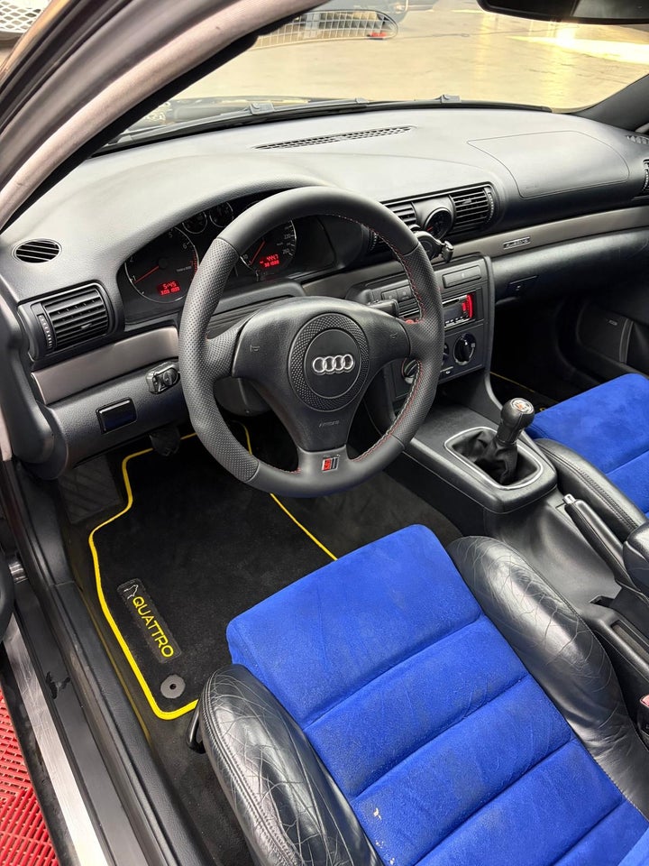 Audi A4 1,8 T quattro 4d