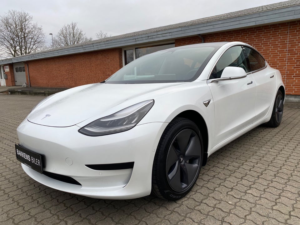 Tesla Model 3 Standard Range+ RWD 4d
