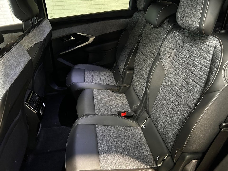 Peugeot e-5008 77 Allure Pack 7prs 5d