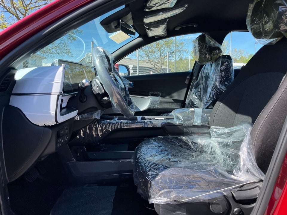 Hyundai Ioniq 6 53 Essential 4d
