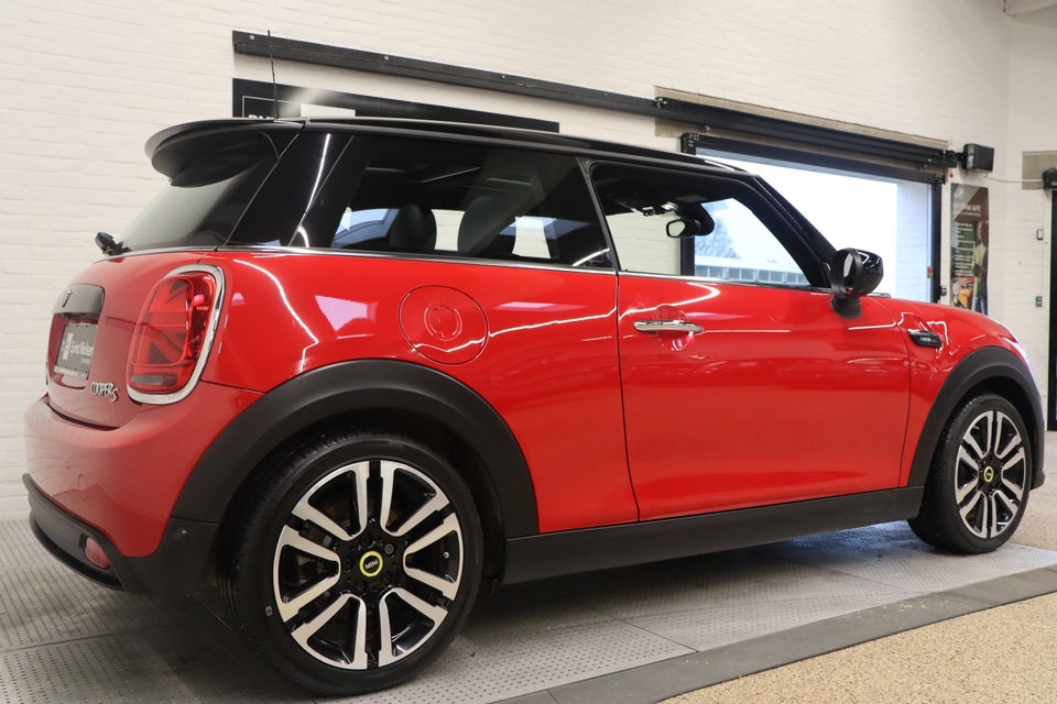 MINI Cooper SE Camden 3d