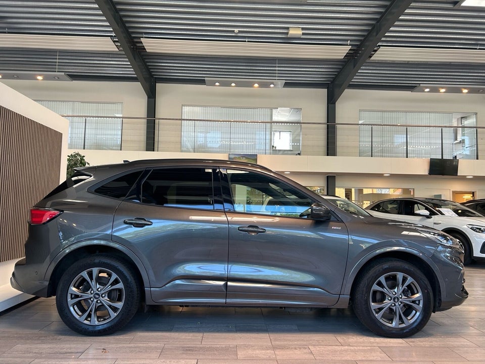 Ford Kuga 2,5 PHEV ST-Line X CVT 5d