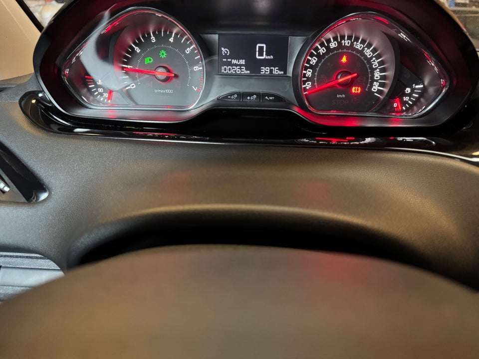 Peugeot 208 1,2 VTi Active 5d