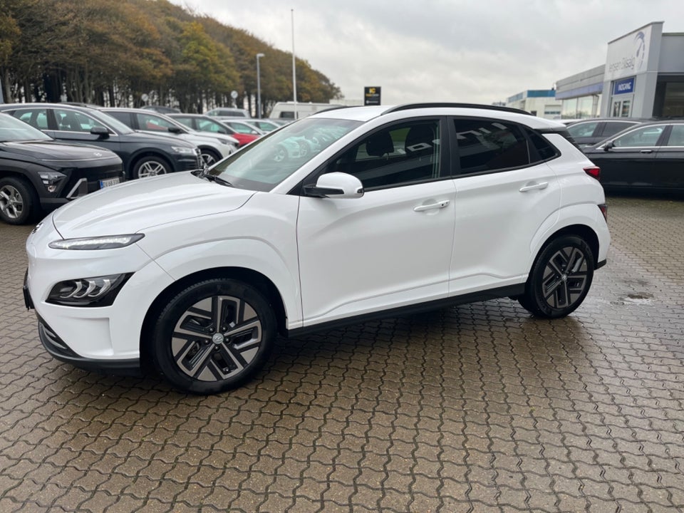 Hyundai Kona 64 EV Essential 5d