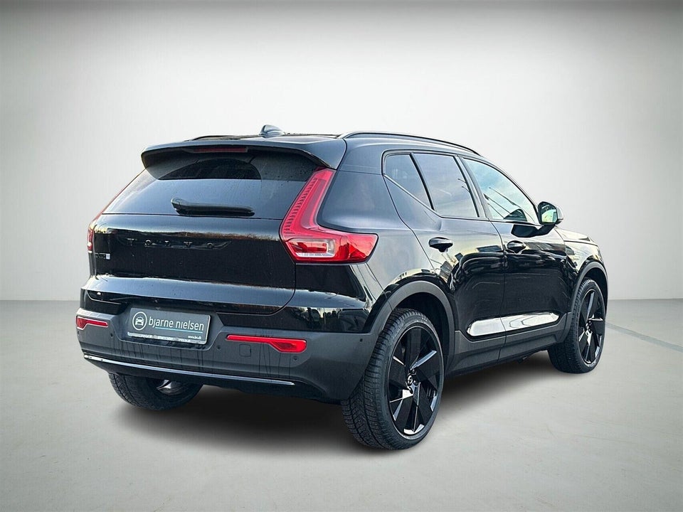 Volvo EX40 Extended Range Black Edition Excess 5d