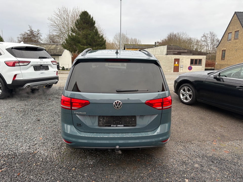 VW Touran 1,6 TDi 115 IQ.Drive 7prs 5d