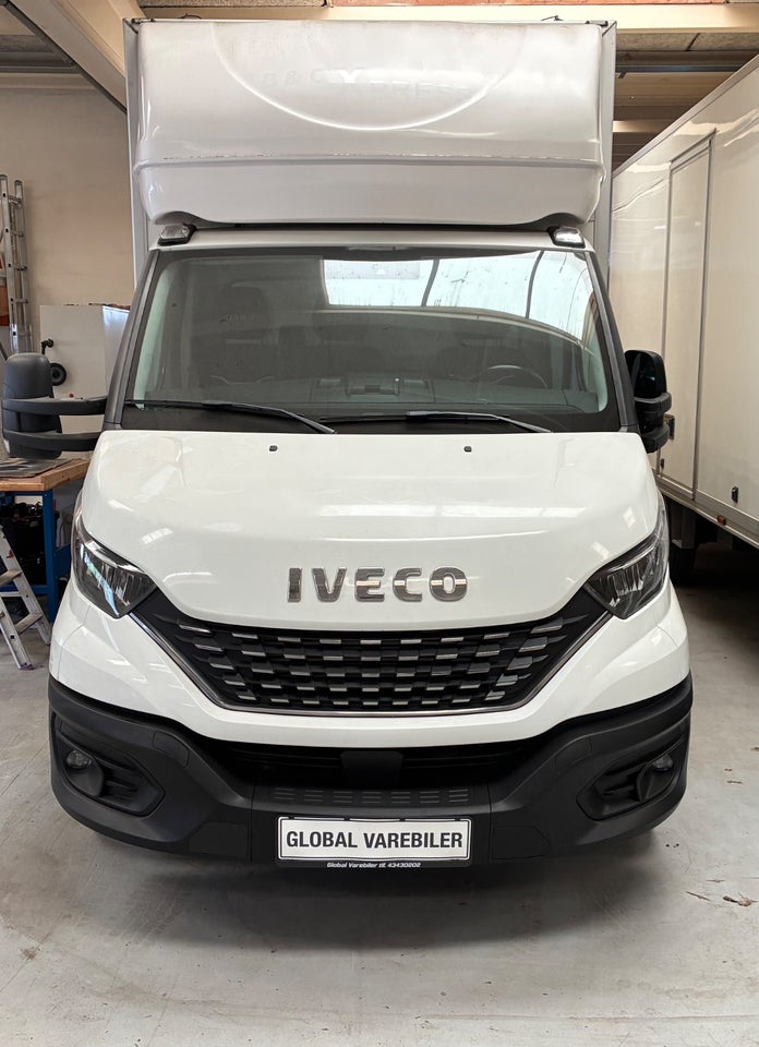 Iveco Daily 3,0 35S18 Box m/lift AG8 2d