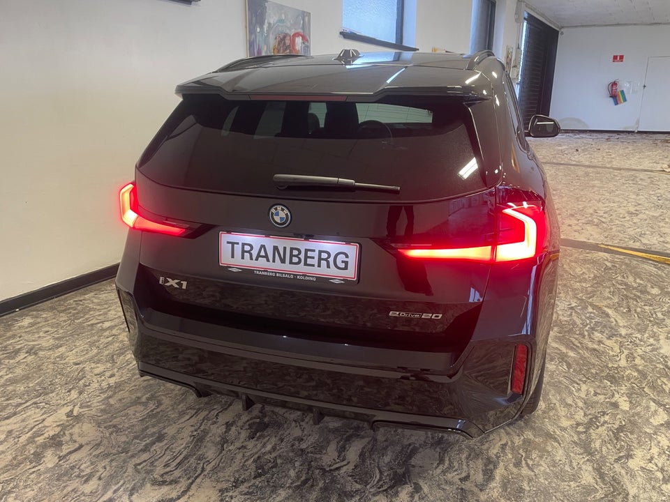 BMW iX1 eDrive20 Fully Charged 5d