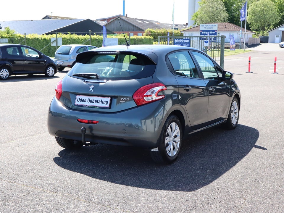 Peugeot 208 1,6 e-HDi 92 Allure Sky 5d