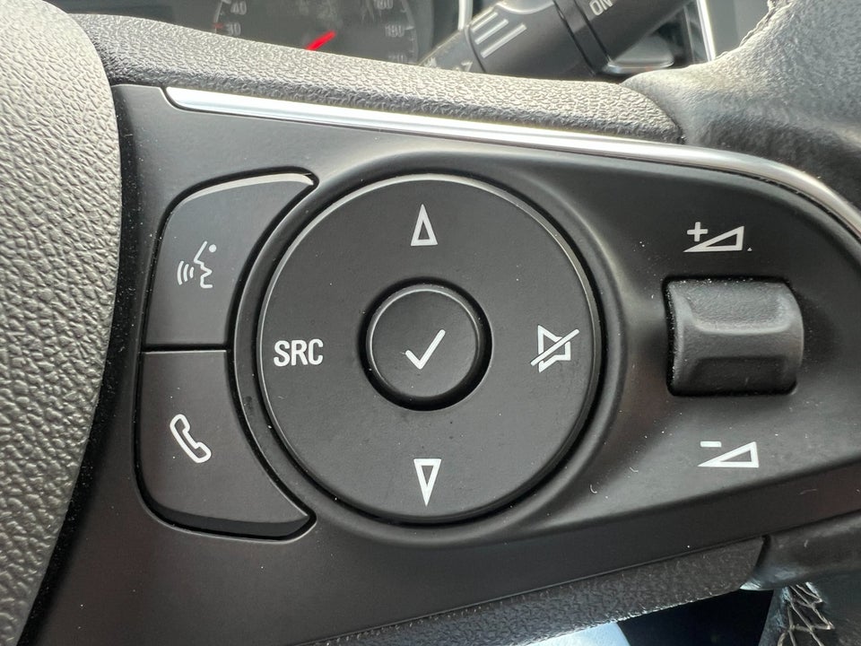 Opel Crossland 1,2 First Edition 5d