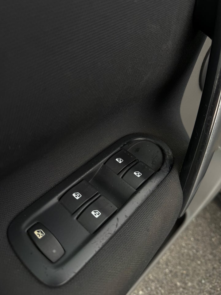 Renault Grand Scenic II 2,0 Dynamique 5d