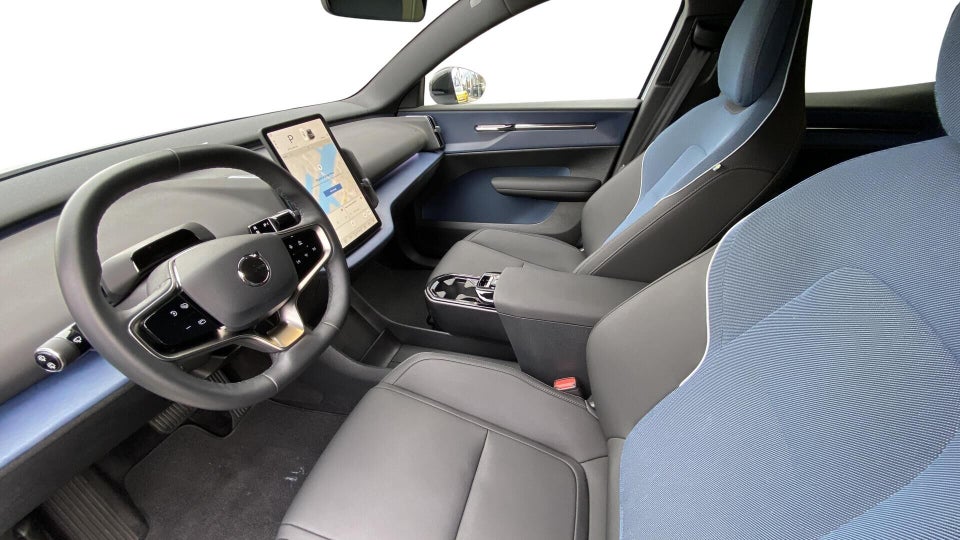 Volvo EX30 Extended Range Plus 5d