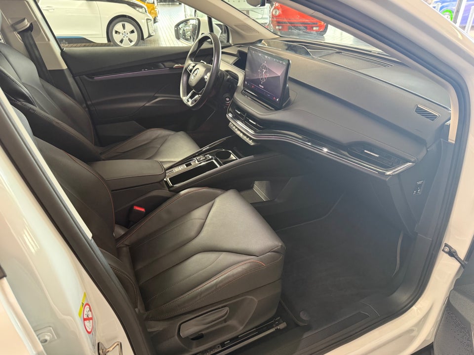 Skoda Enyaq 80 iV Suite 5d