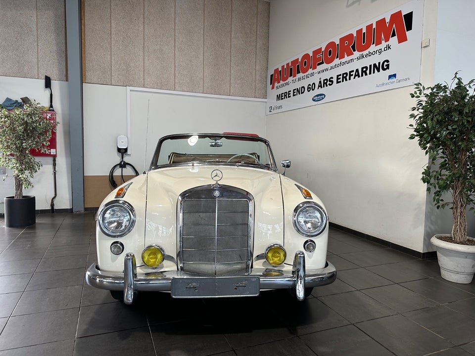 Mercedes 220 S 2,2 Ponton Cabriolet 2d