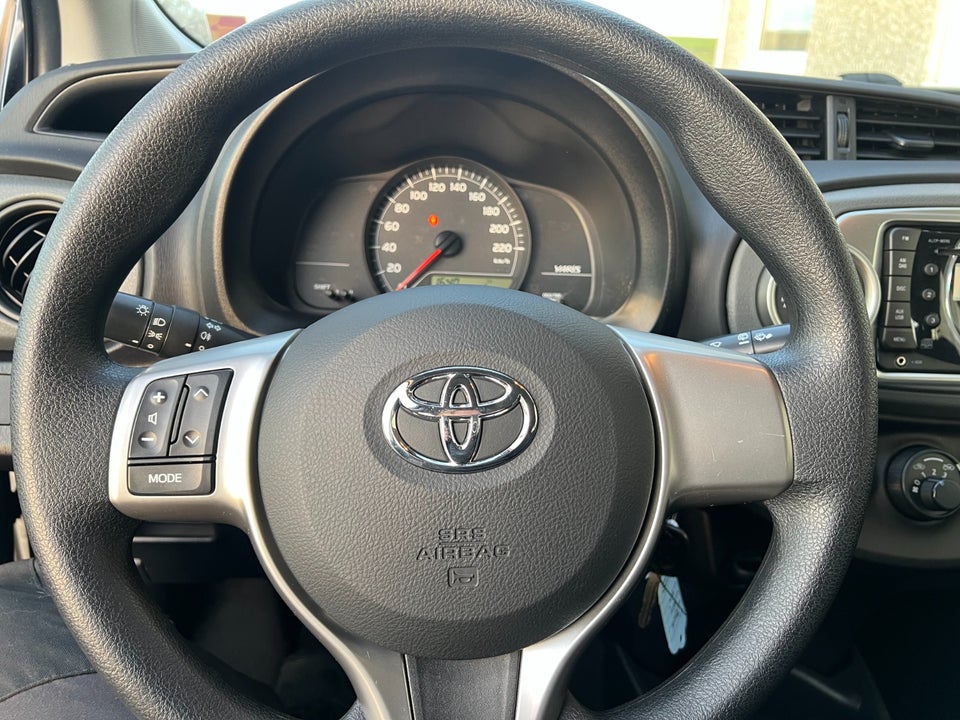 Toyota Yaris 1,0 VVT-i T1 5d