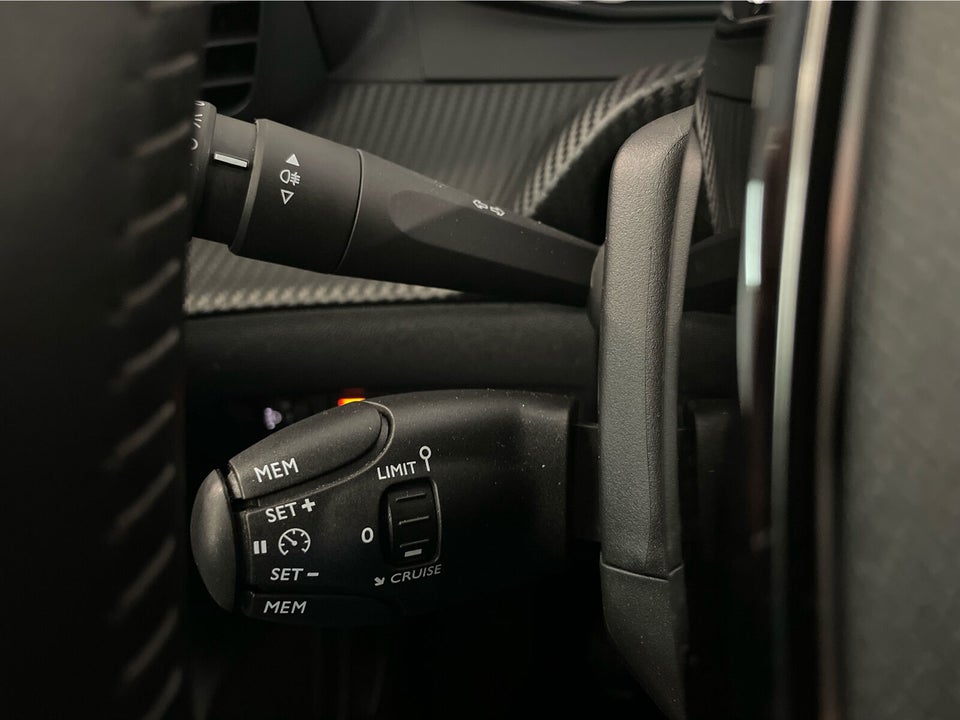 Peugeot 208 1,2 PureTech 100 Allure 5d
