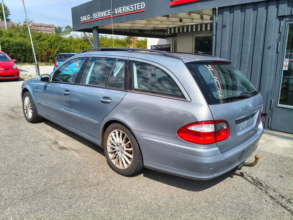 Mercedes E240 2,6 Elegance stc. aut. 5d
